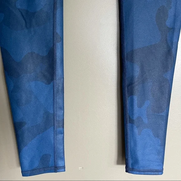 ALO Yoga Navy Blue Camo Airbrush Legging High Rise - Picture 10 of 16